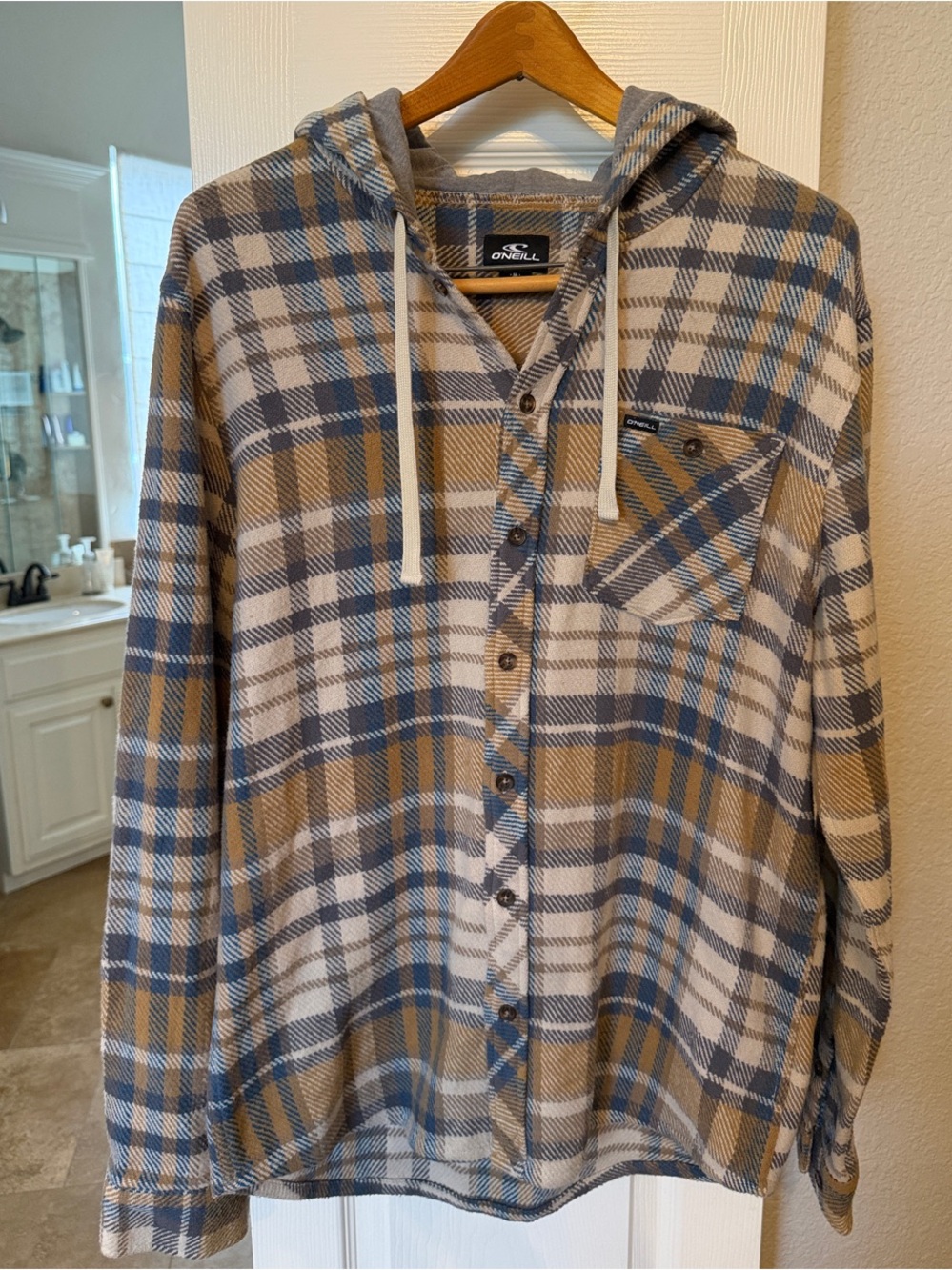 O'Neill Men's Blue, Tan & White Plaid Lightweight Hooded Shirt Jacket